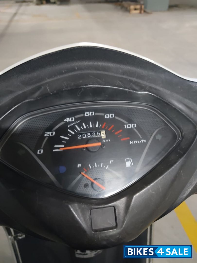 White Honda Activa 4G