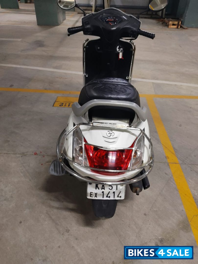 White Honda Activa 4G