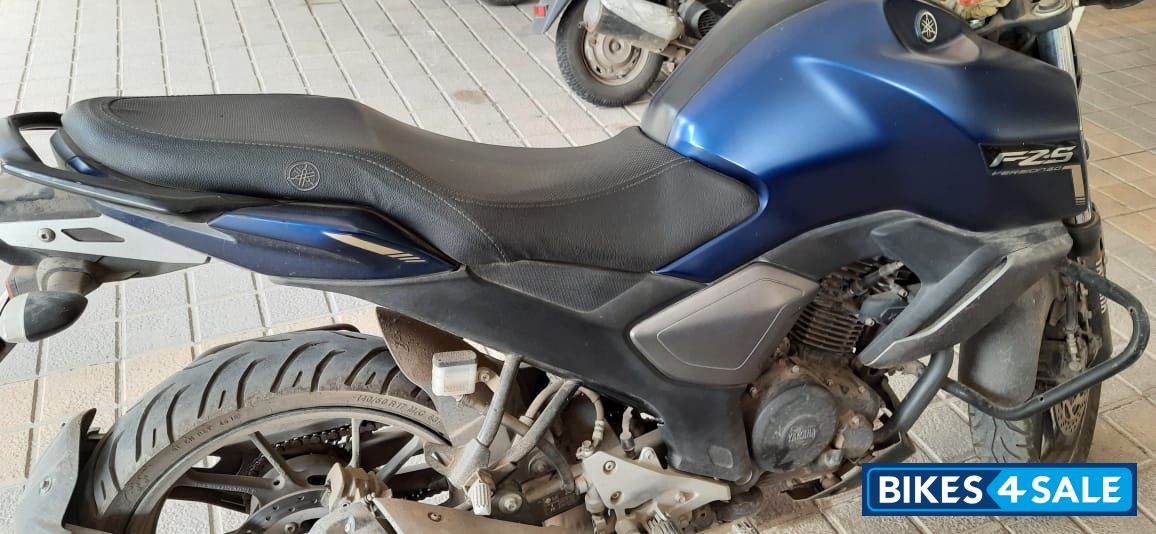 Blue Yamaha FZ-S FI V3