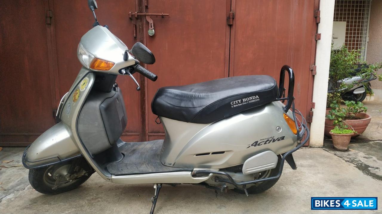 Silver Honda Activa