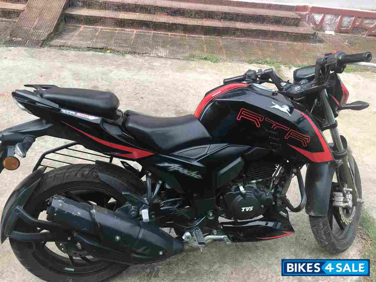 Black N Red TVS Apache RTR 200 Fi 4V Race Edition 2.0