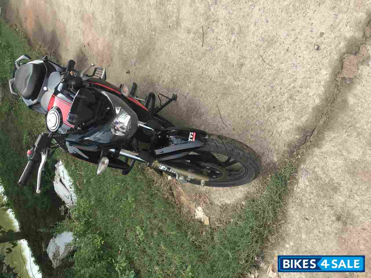 Black N Red TVS Apache RTR 200 Fi 4V Race Edition 2.0