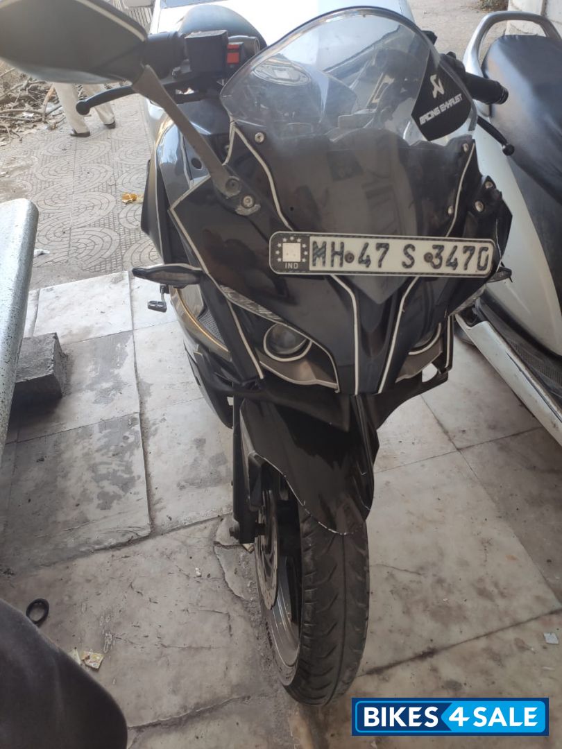 Black Bajaj Pulsar RS 200
