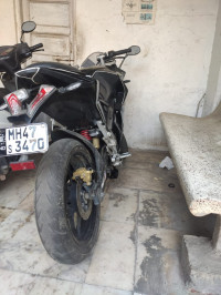 Black Bajaj Pulsar RS 200