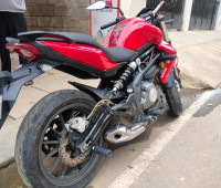 Red Benelli TNT 300