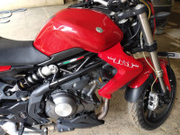 Red Benelli TNT 300
