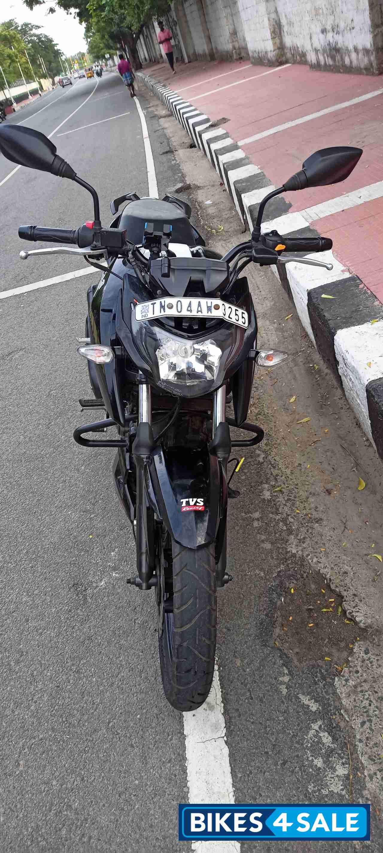 Black TVS Apache RTR 160 4V