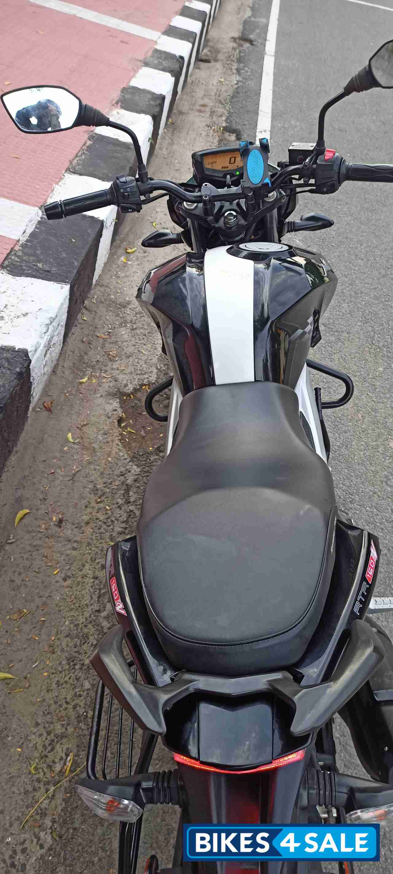 Black TVS Apache RTR 160 4V