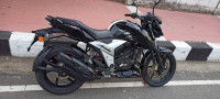 Black TVS Apache RTR 160 4V