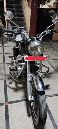 Black Royal Enfield Bullet Electra Twinspark