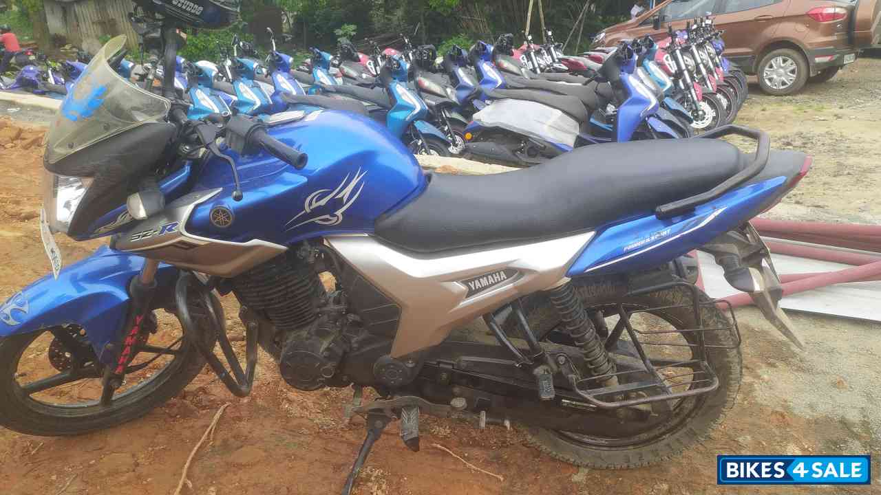 Blue Yamaha SZ-R