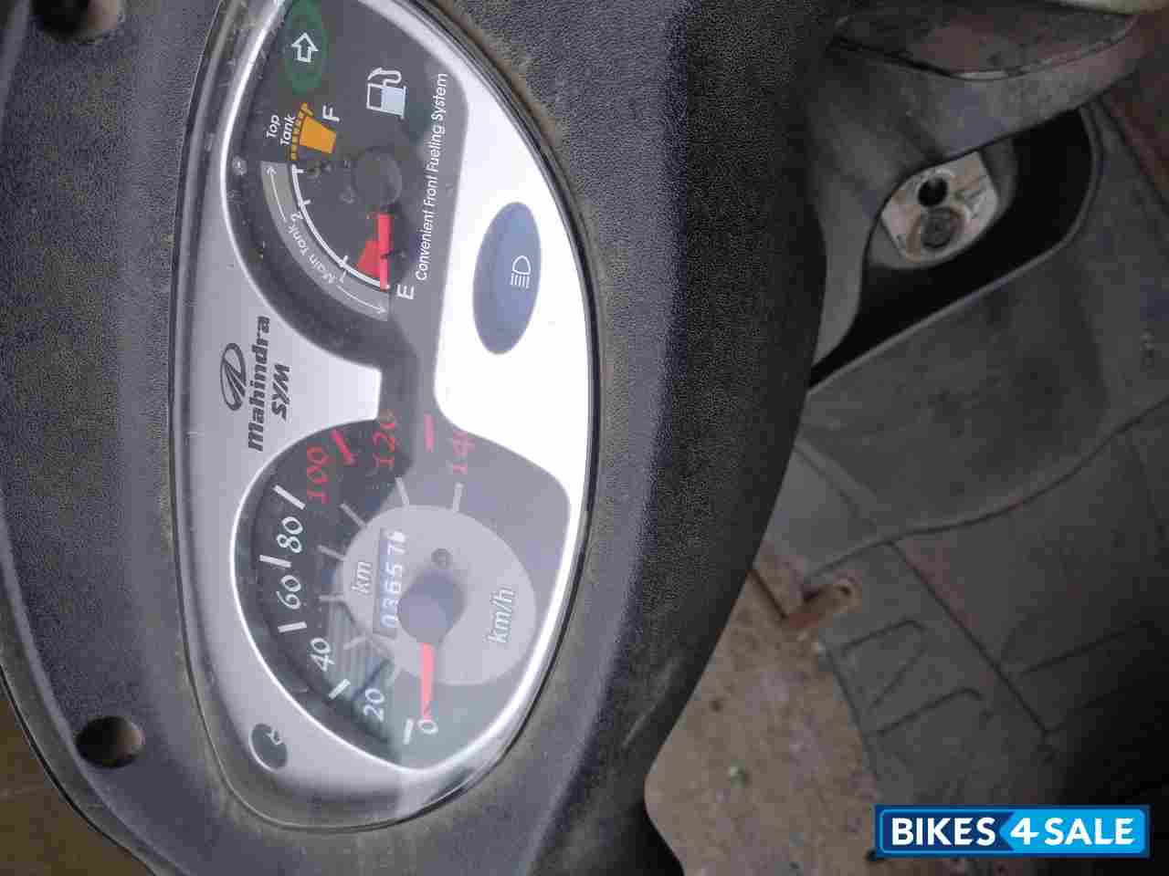 Black Mahindra Flyte