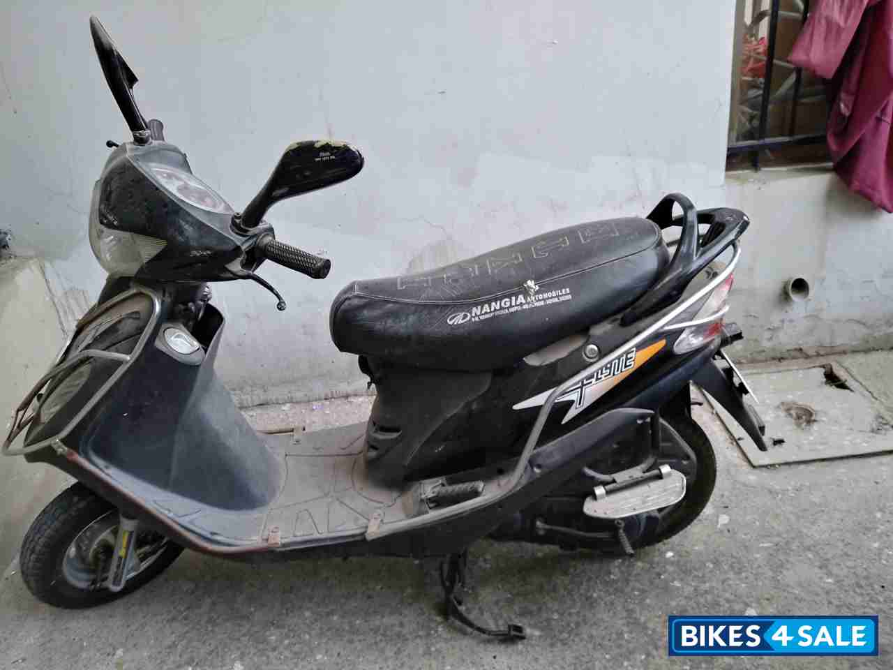 Black Mahindra Flyte