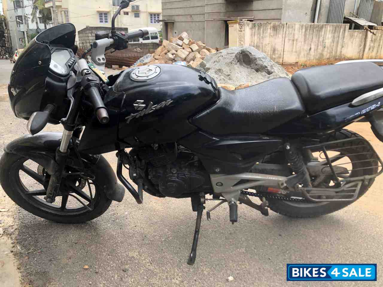 Black Bajaj Pulsar 180