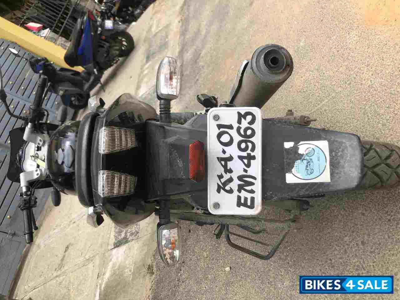 Black Bajaj Pulsar 180