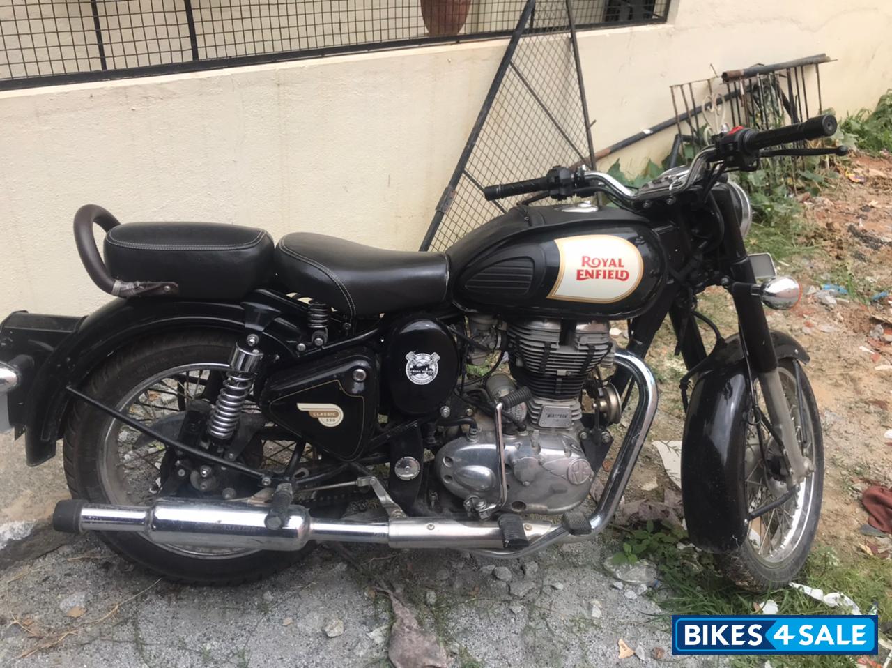 Black Royal Enfield Classic 350