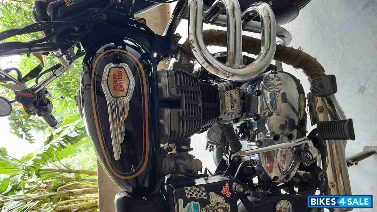 Black Royal Enfield Bullet Standard 350 Black Royal Enfield Bullet Standard 350