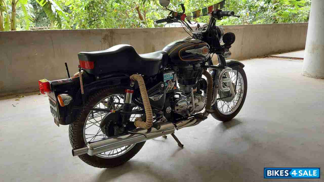 Black Royal Enfield Bullet Standard 350 Black Royal Enfield Bullet Standard 350