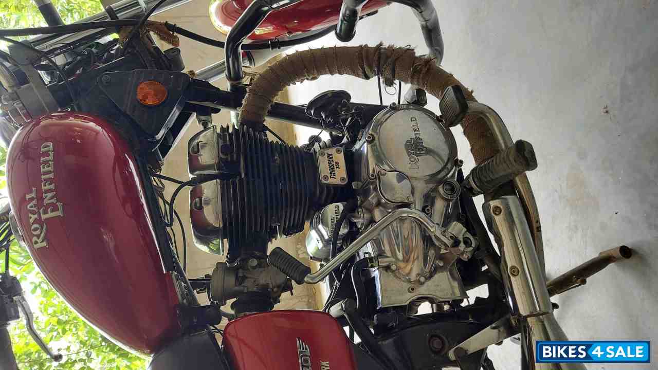 Red Royal Enfield Thunderbird TwinSpark 350