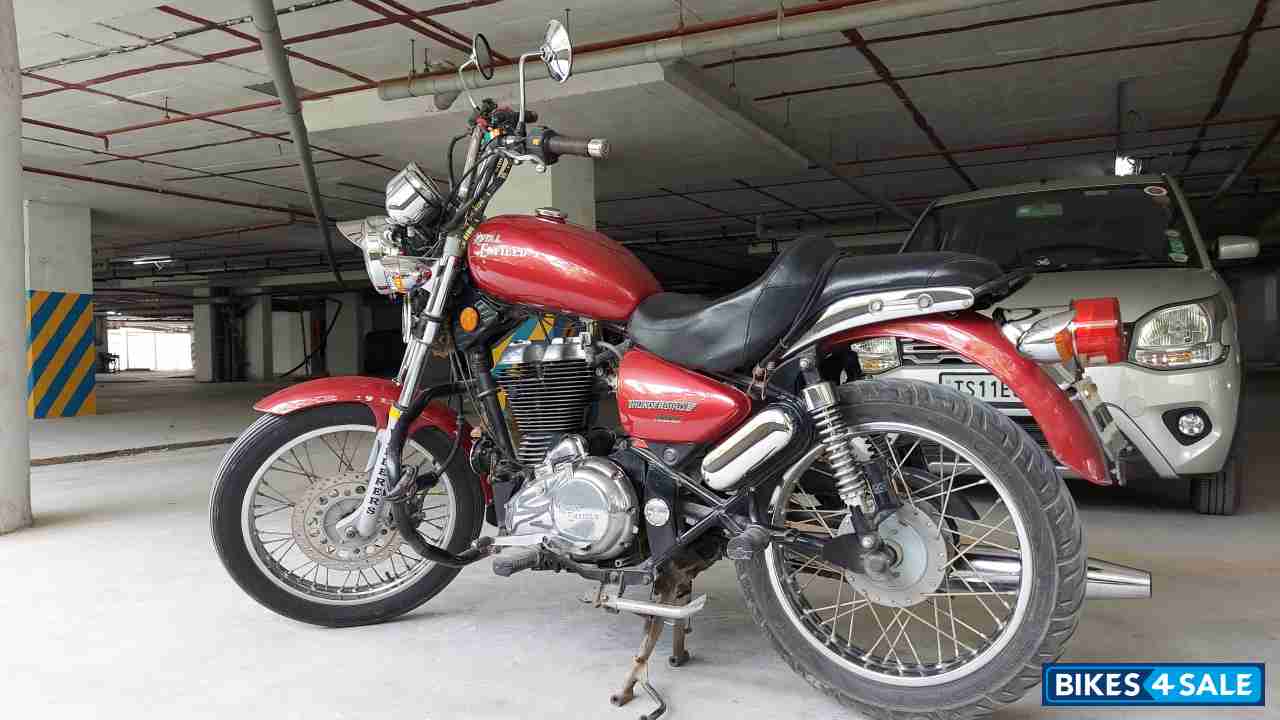 Red Royal Enfield Thunderbird TwinSpark 350