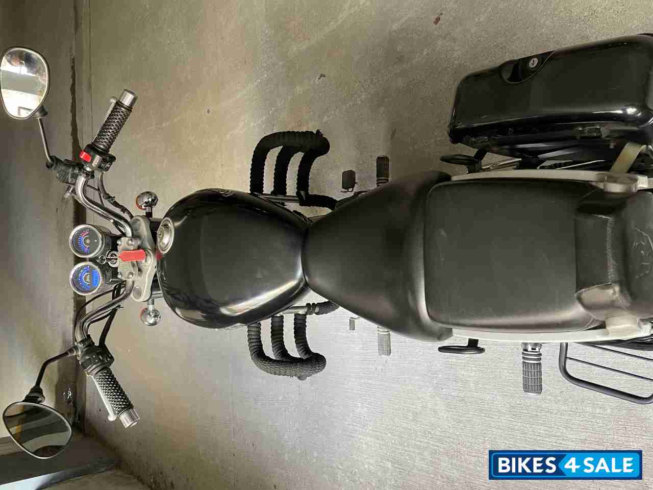 Matte Black Royal Enfield Thunderbird 350