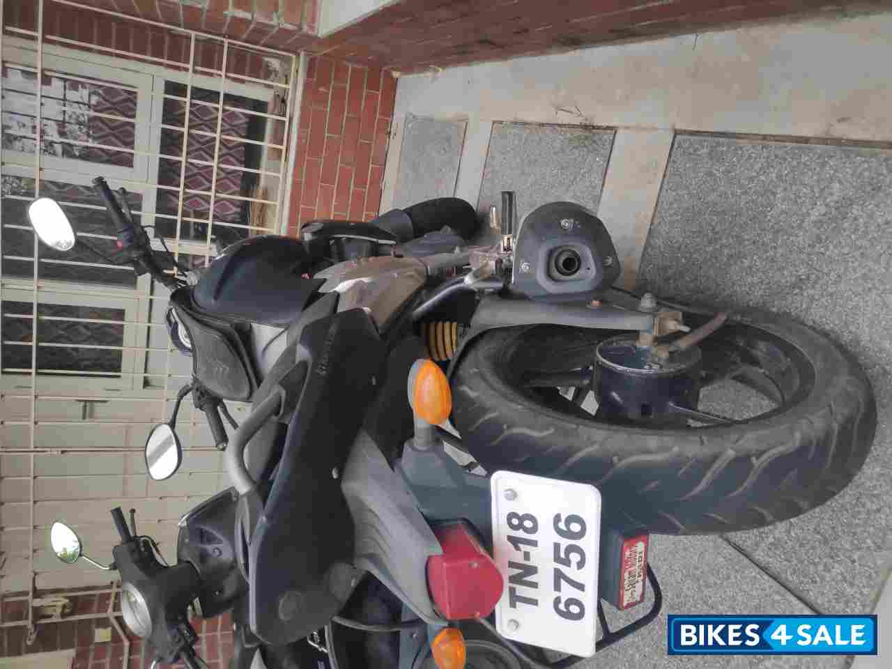 Black Yamaha FZ16 Black Yamaha FZ16