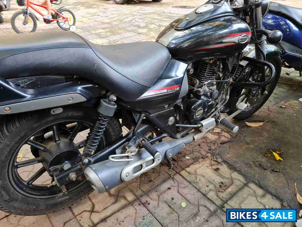 Bajaj Avenger Street 220
