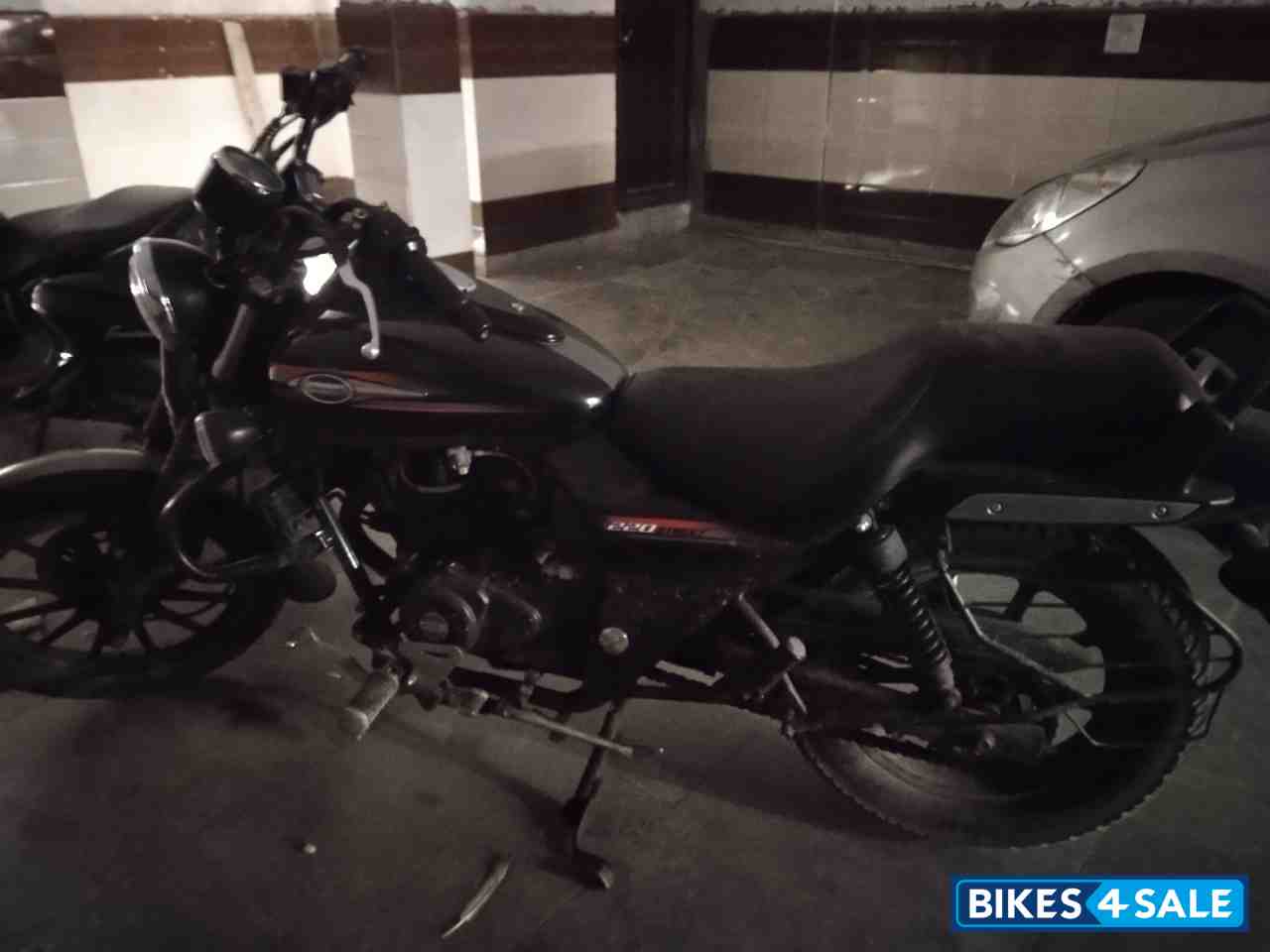 Bajaj Avenger Street 220