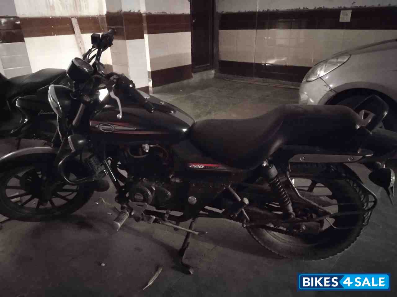 Bajaj Avenger Street 220