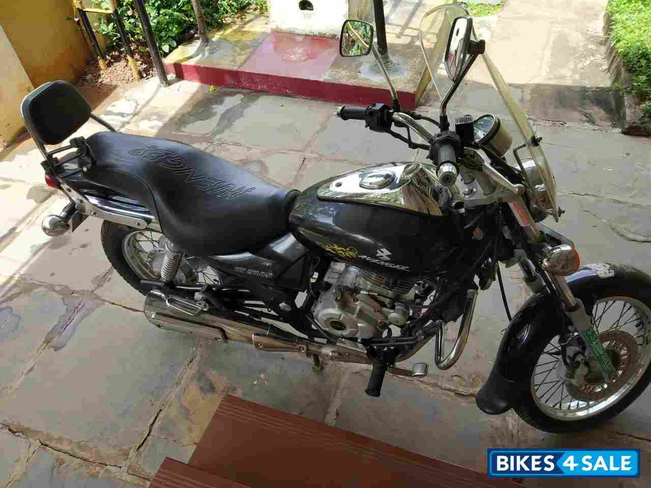 Bajaj Avenger 220 DTS-i