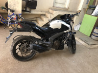 White Bajaj Dominar 400 ABS BS6