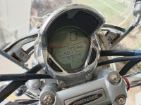 Black Bajaj Avenger Cruise 220