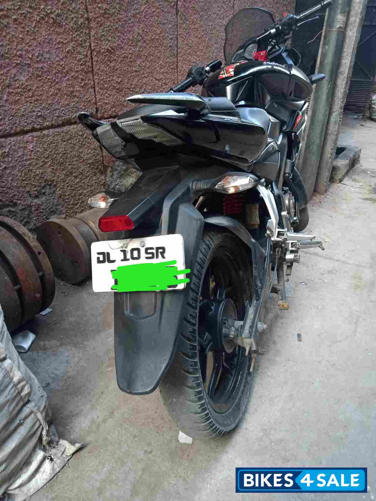 Ebony Black Bajaj Pulsar AS 150 Ebony Black Bajaj Pulsar AS 150
