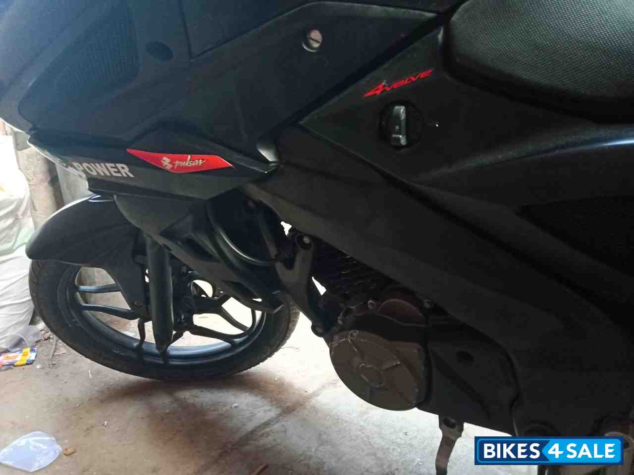 Ebony Black Bajaj Pulsar AS 150 Ebony Black Bajaj Pulsar AS 150