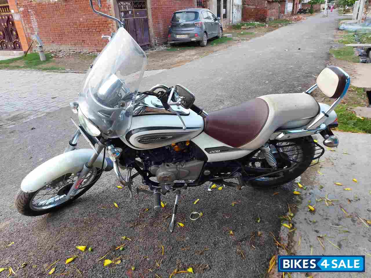 Bajaj Avenger Cruise 220