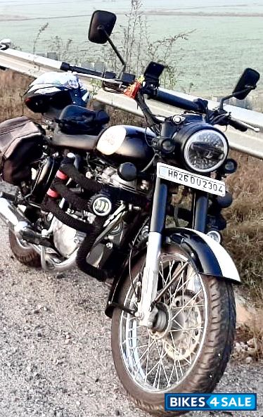 Black Royal Enfield Bullet Standard 500