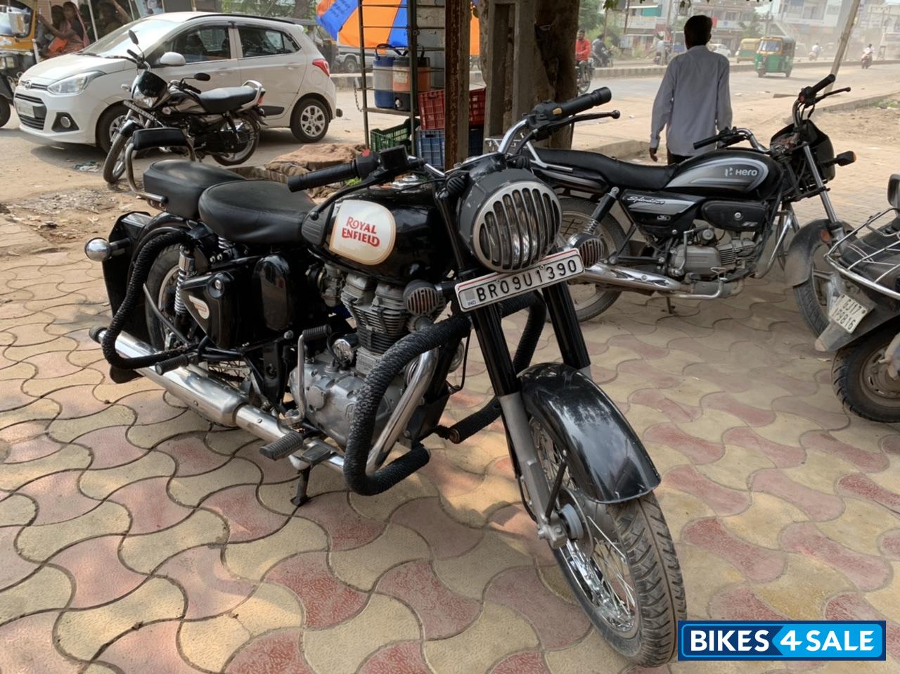 Black Royal Enfield Classic 350