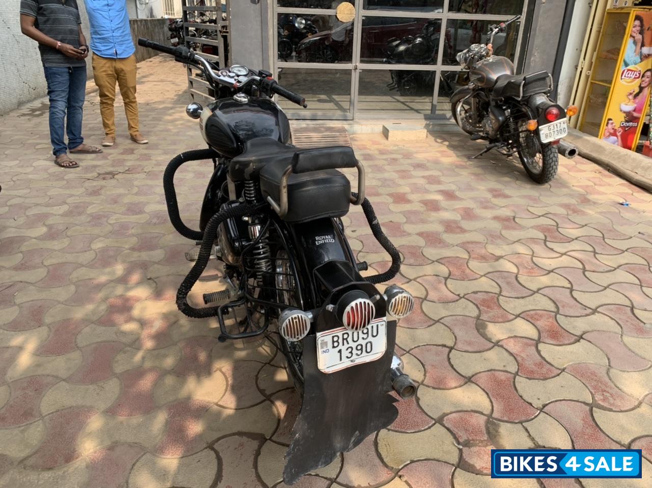 Black Royal Enfield Classic 350 Black Royal Enfield Classic 350