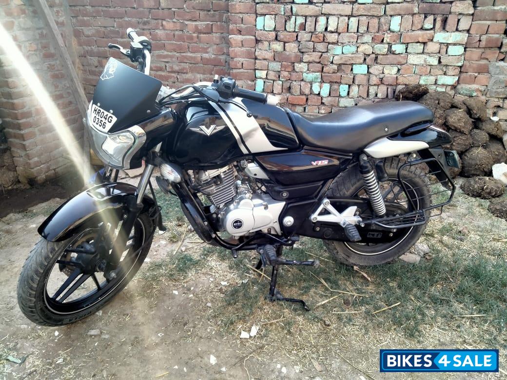 Bajaj V15