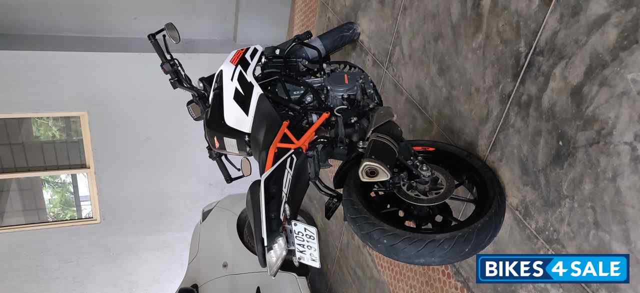 White KTM Duke 250