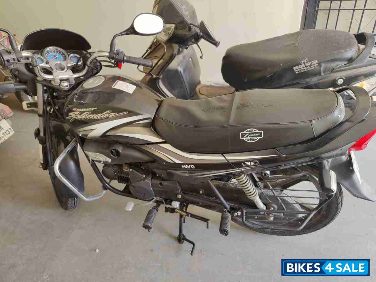 Brown Black Hero Super Splendor