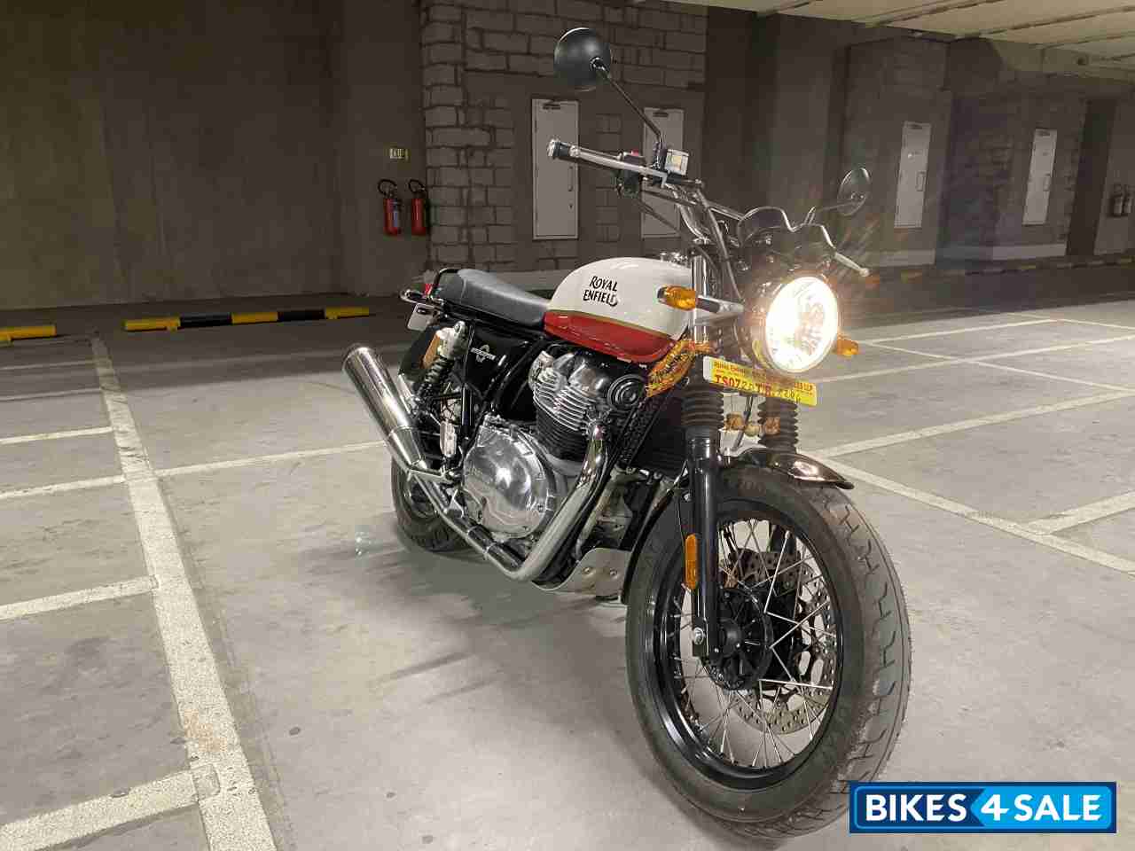Baker Express Royal Enfield Interceptor 650 Twin Picture 4. Bike ID 363353. Bike located in