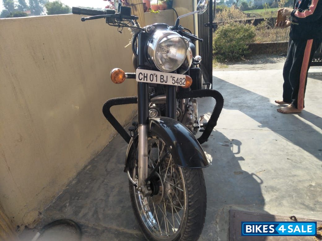 Black Royal Enfield Classic 350