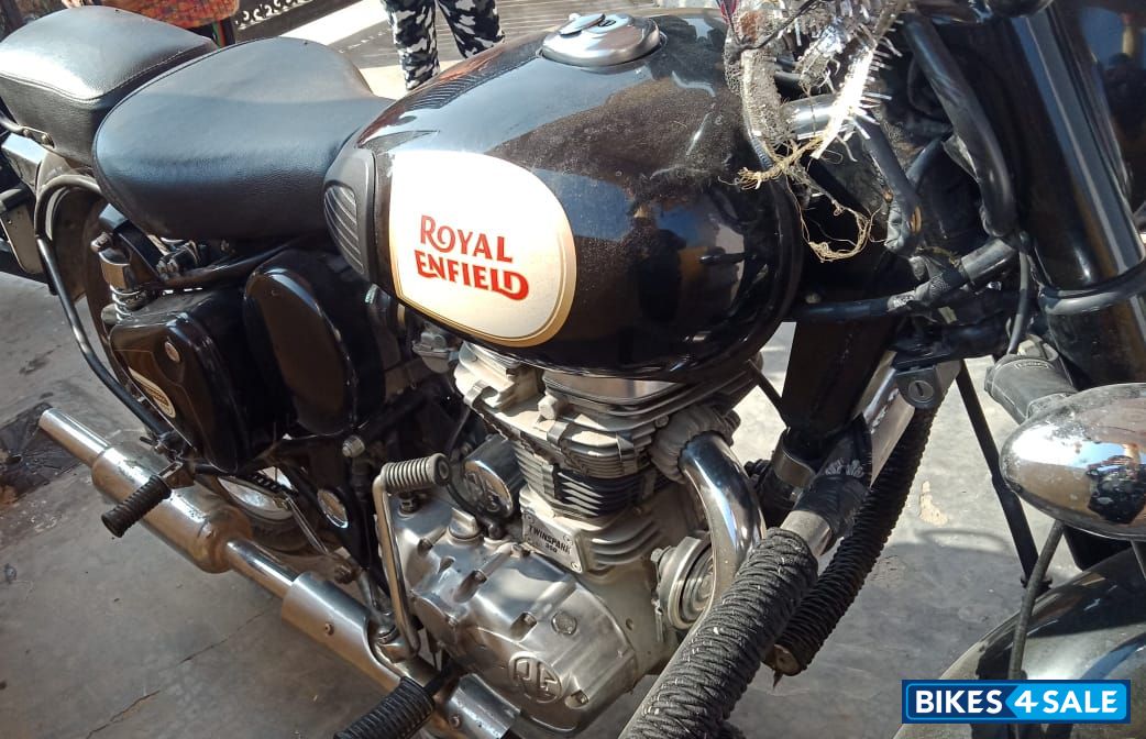 Black Royal Enfield Classic 350 Black Royal Enfield Classic 350