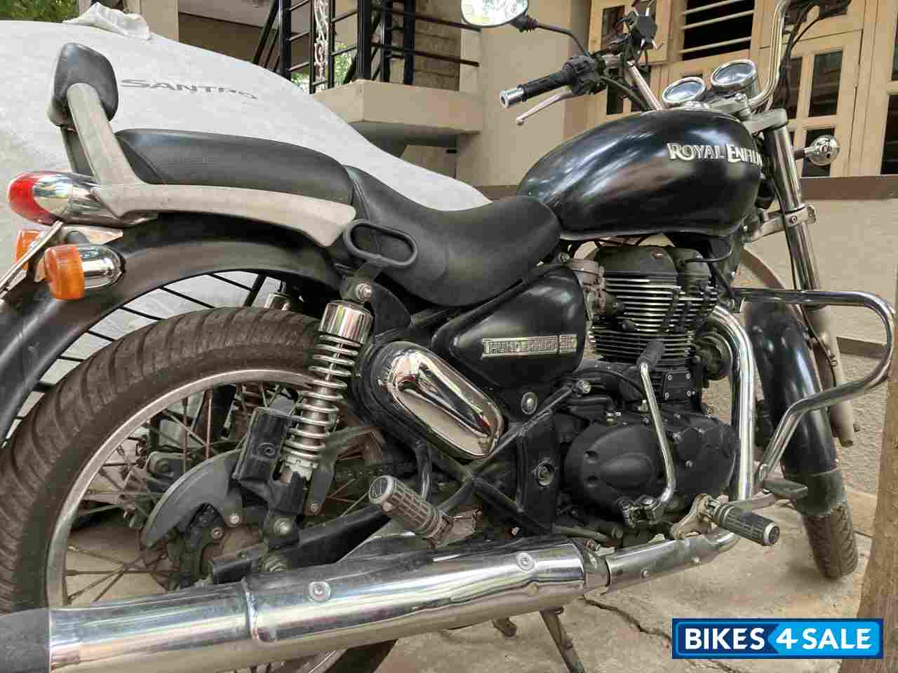 Black Royal Enfield Thunderbird 350