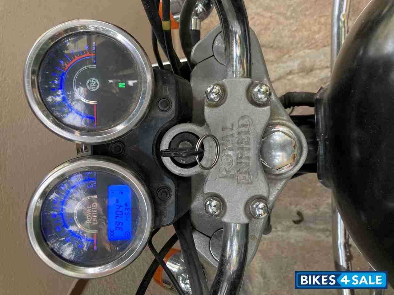 Black Royal Enfield Thunderbird 350 Black Royal Enfield Thunderbird 350