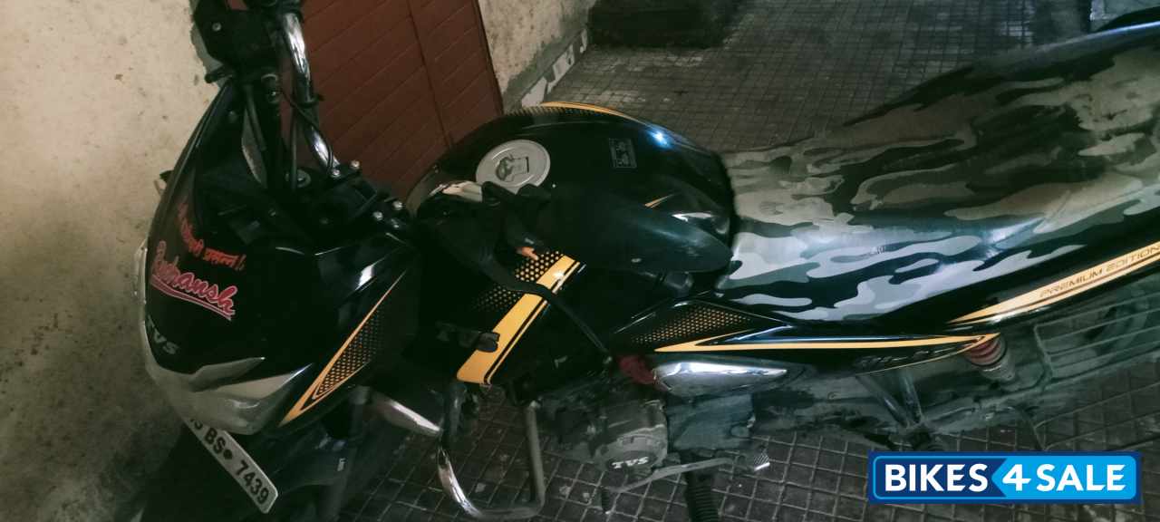 TVS Victor Premium Edition