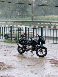 Black Bajaj Pulsar 180 DTSi