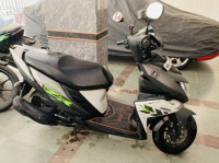 White Yamaha Cygnus Ray ZR