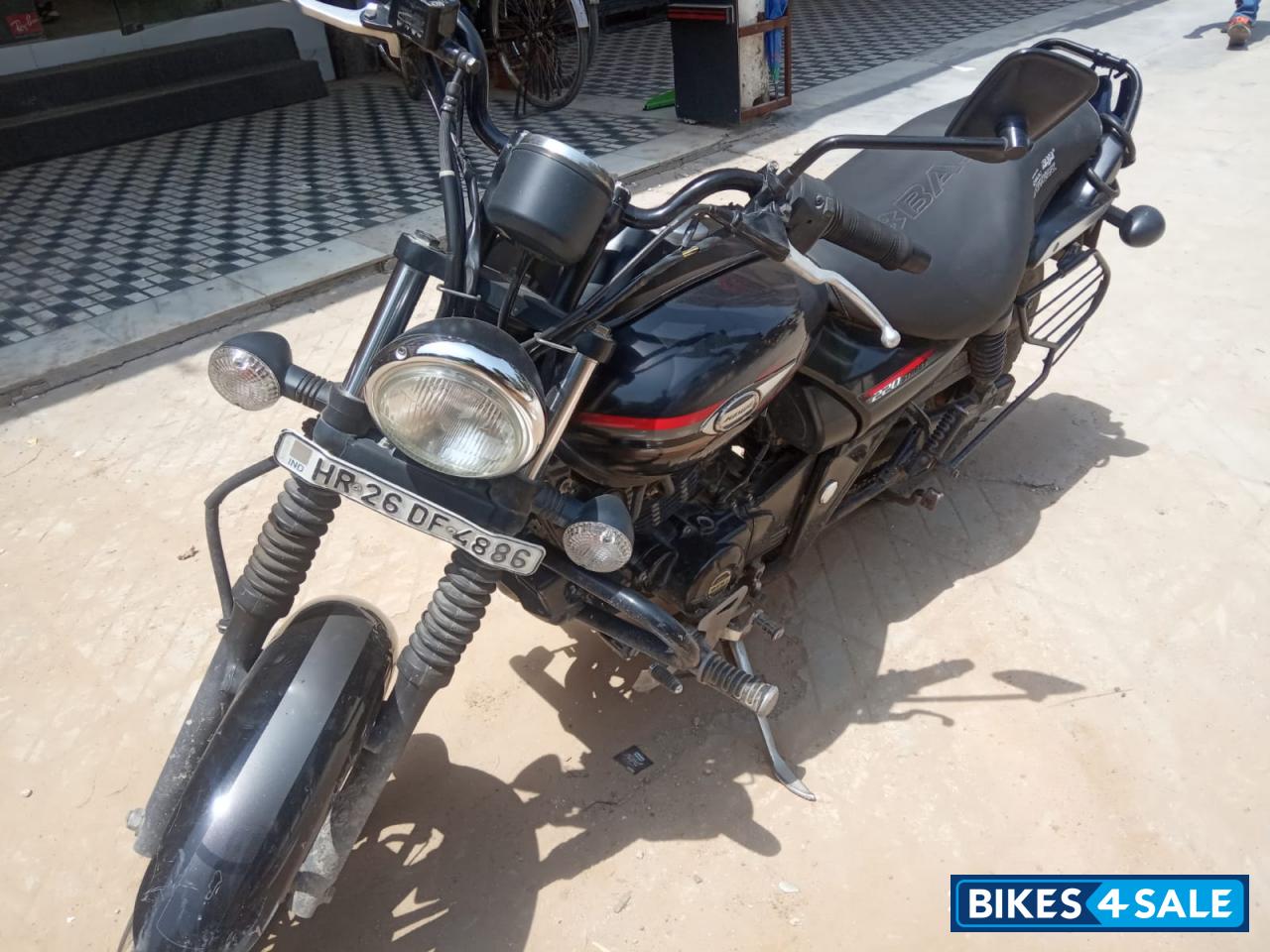 Bajaj Avenger Street 220